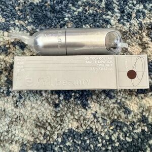 R.E.M. Beauty On Your Collar Matte Lipstick - Twilight